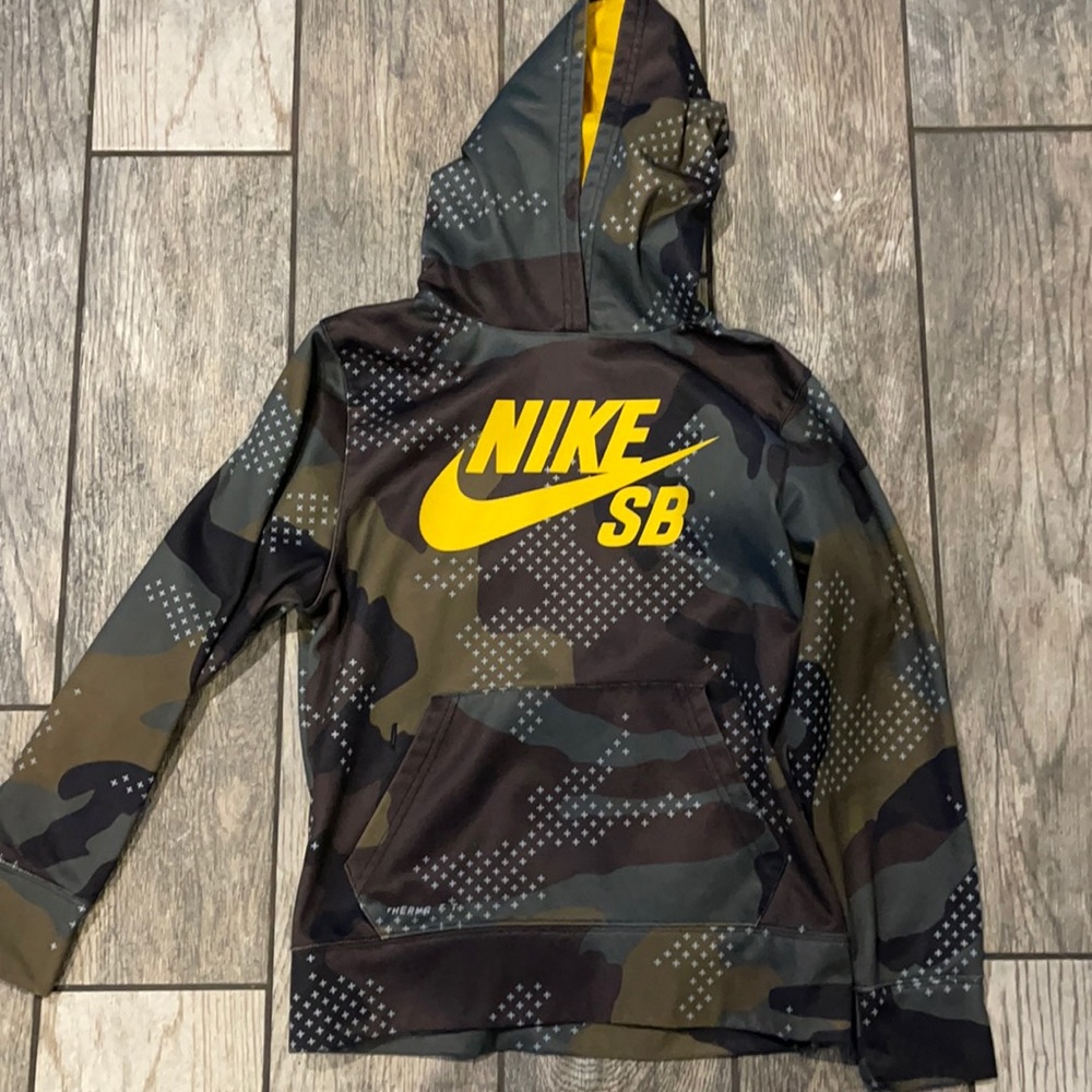 Boys Med Nike hoodie